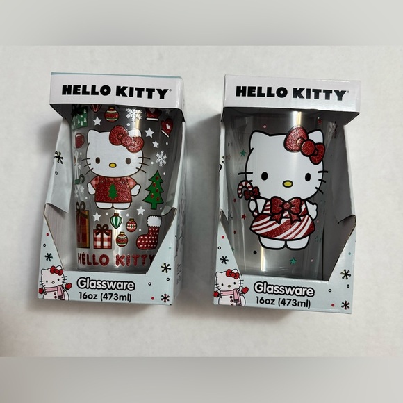 - Hello Kitty Christmas 16oz Glass Cup Set of 2 - Picture 4 of 4